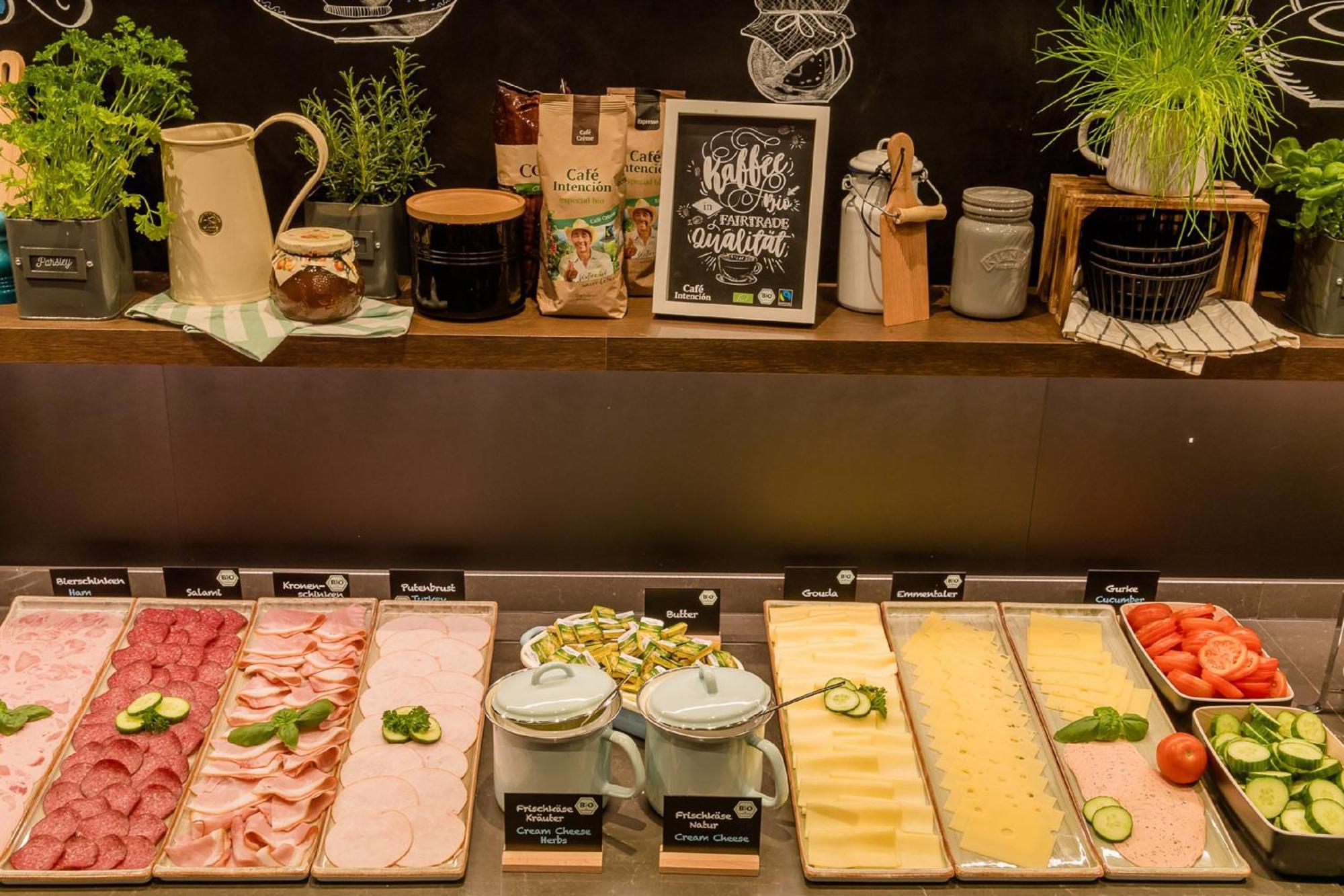 Motel One Berlin-Tiergarten — Photos 1